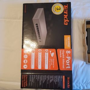 Tenda 8 - Port Gigabit Ethernet switch.